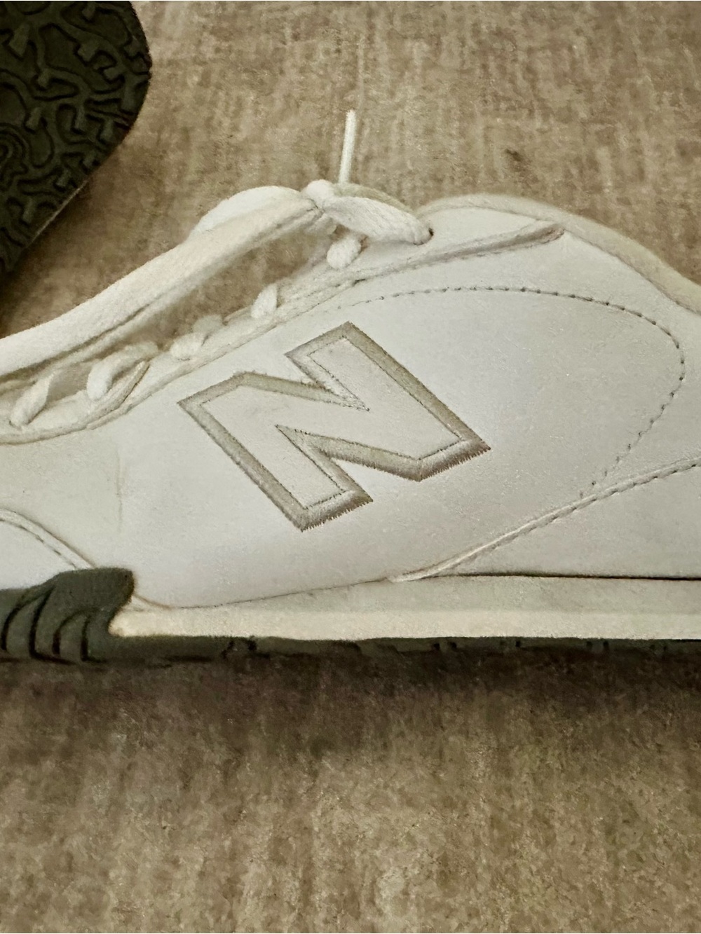 New Balance White Leather Sneaker Cheer Shoes, Women's 8